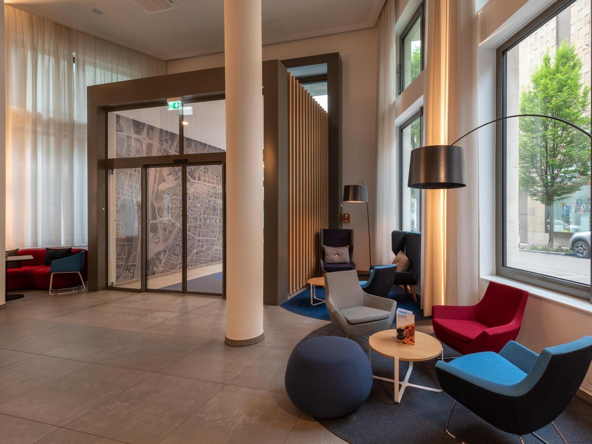 Holiday Inn Express Heilbronn By Ihg Экстерьер фото