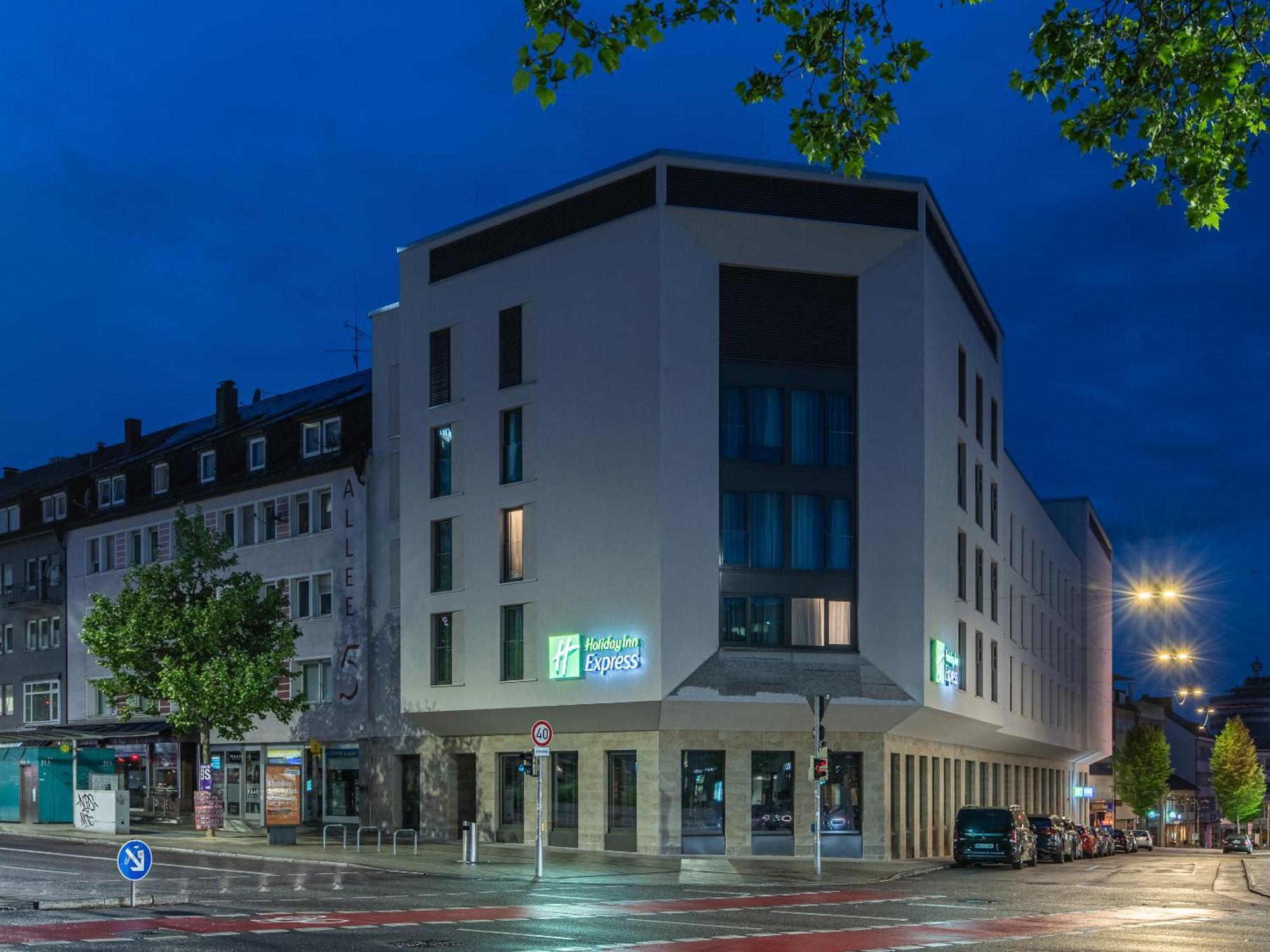 Holiday Inn Express Heilbronn By Ihg Экстерьер фото