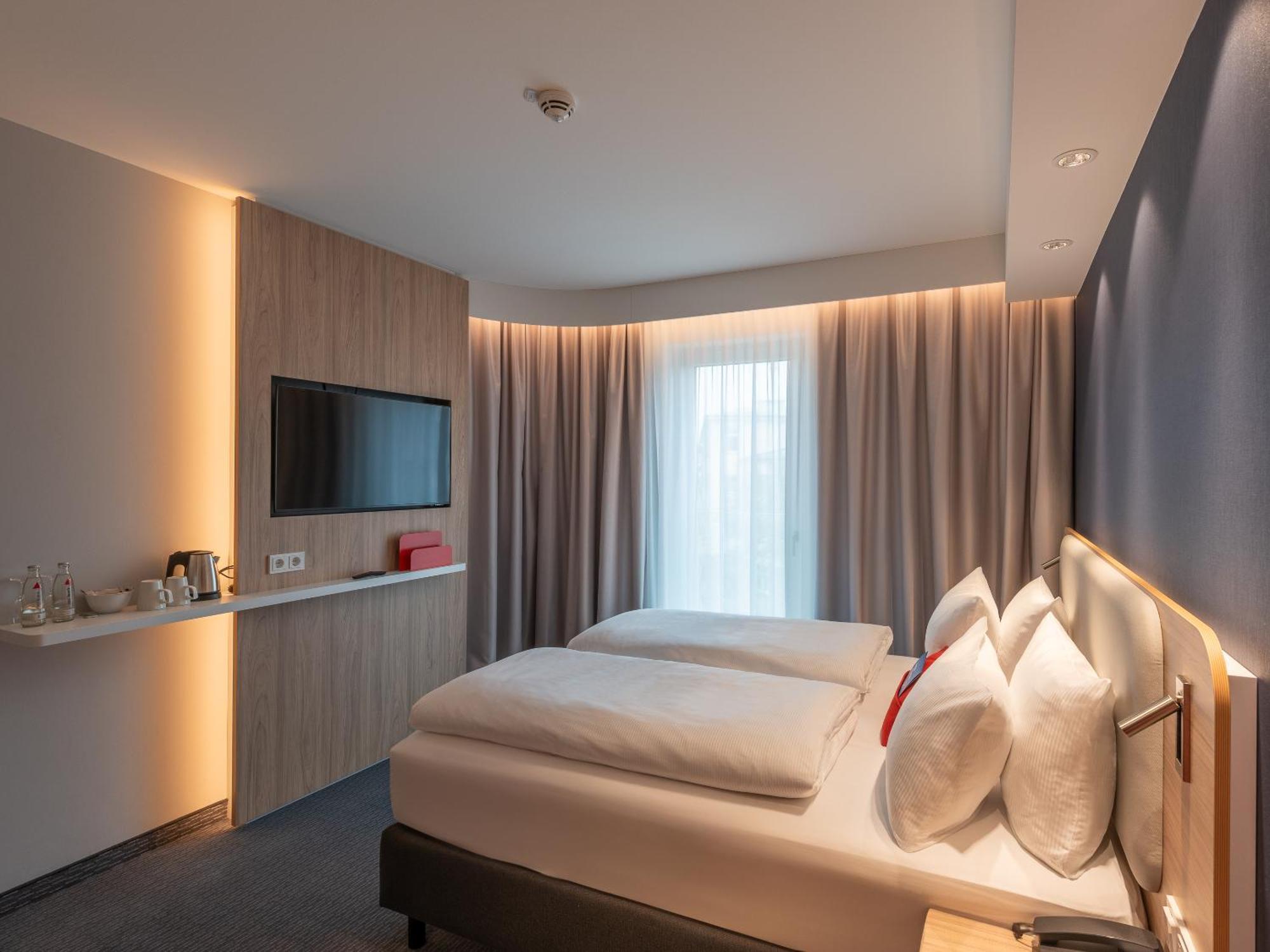 Holiday Inn Express Heilbronn By Ihg Экстерьер фото
