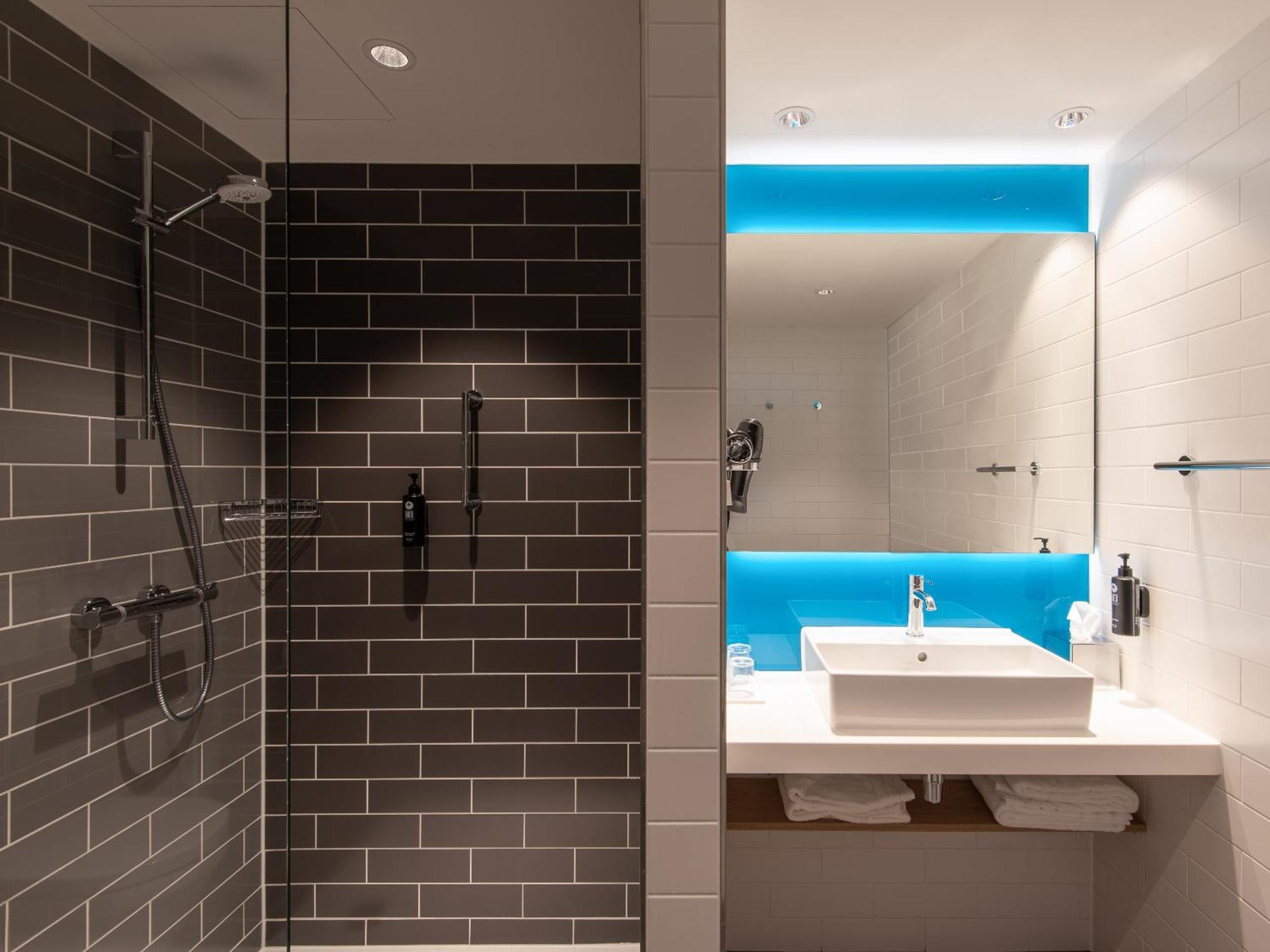 Holiday Inn Express Heilbronn By Ihg Экстерьер фото