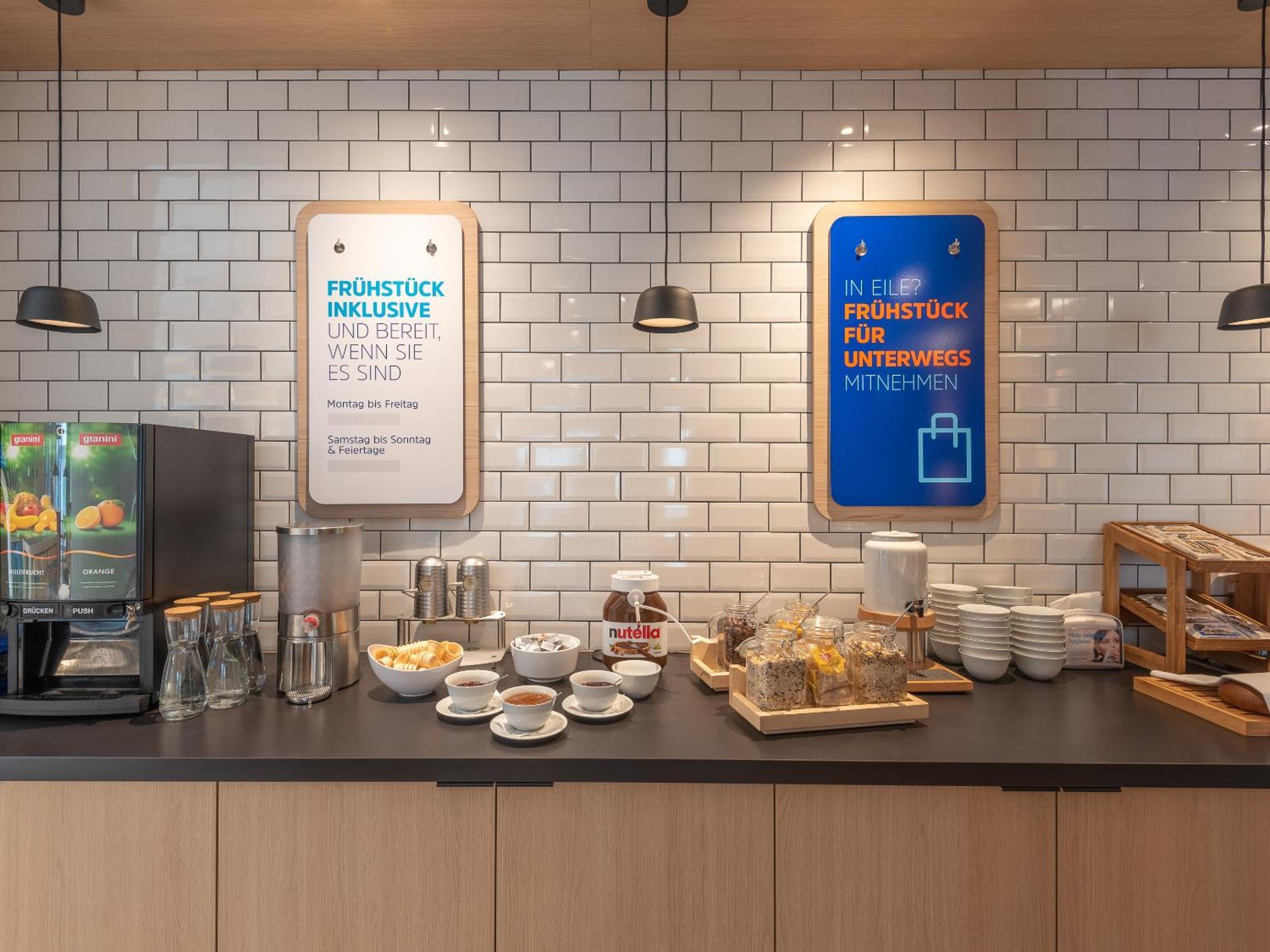 Holiday Inn Express Heilbronn By Ihg Экстерьер фото
