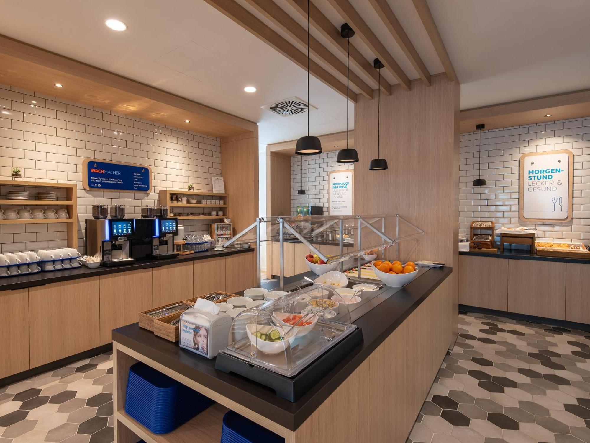 Holiday Inn Express Heilbronn By Ihg Экстерьер фото