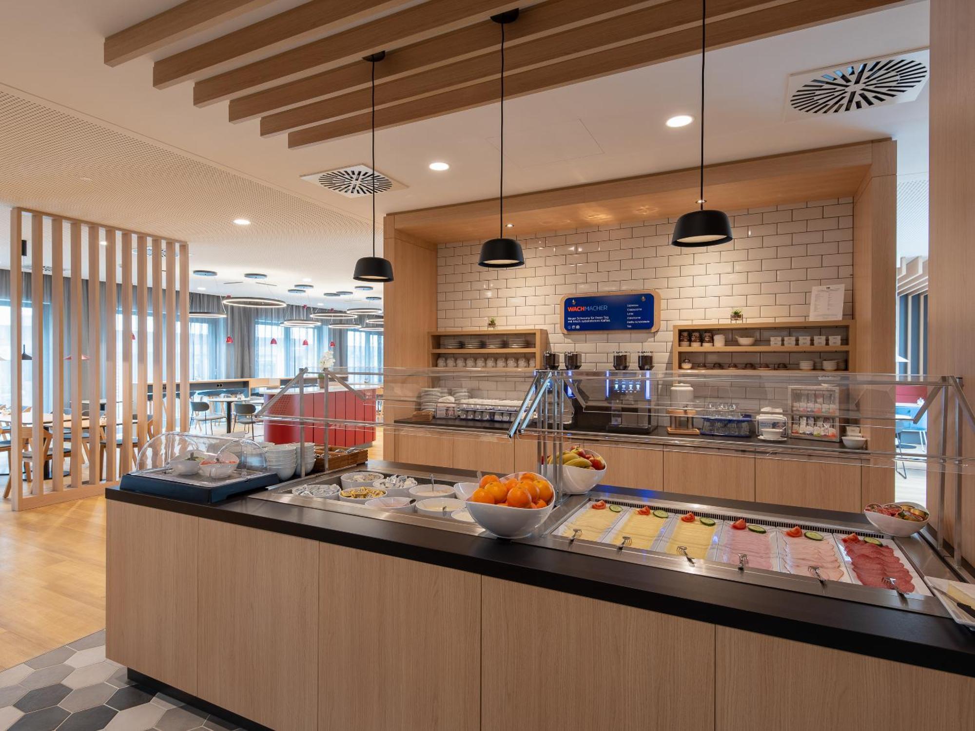 Holiday Inn Express Heilbronn By Ihg Экстерьер фото