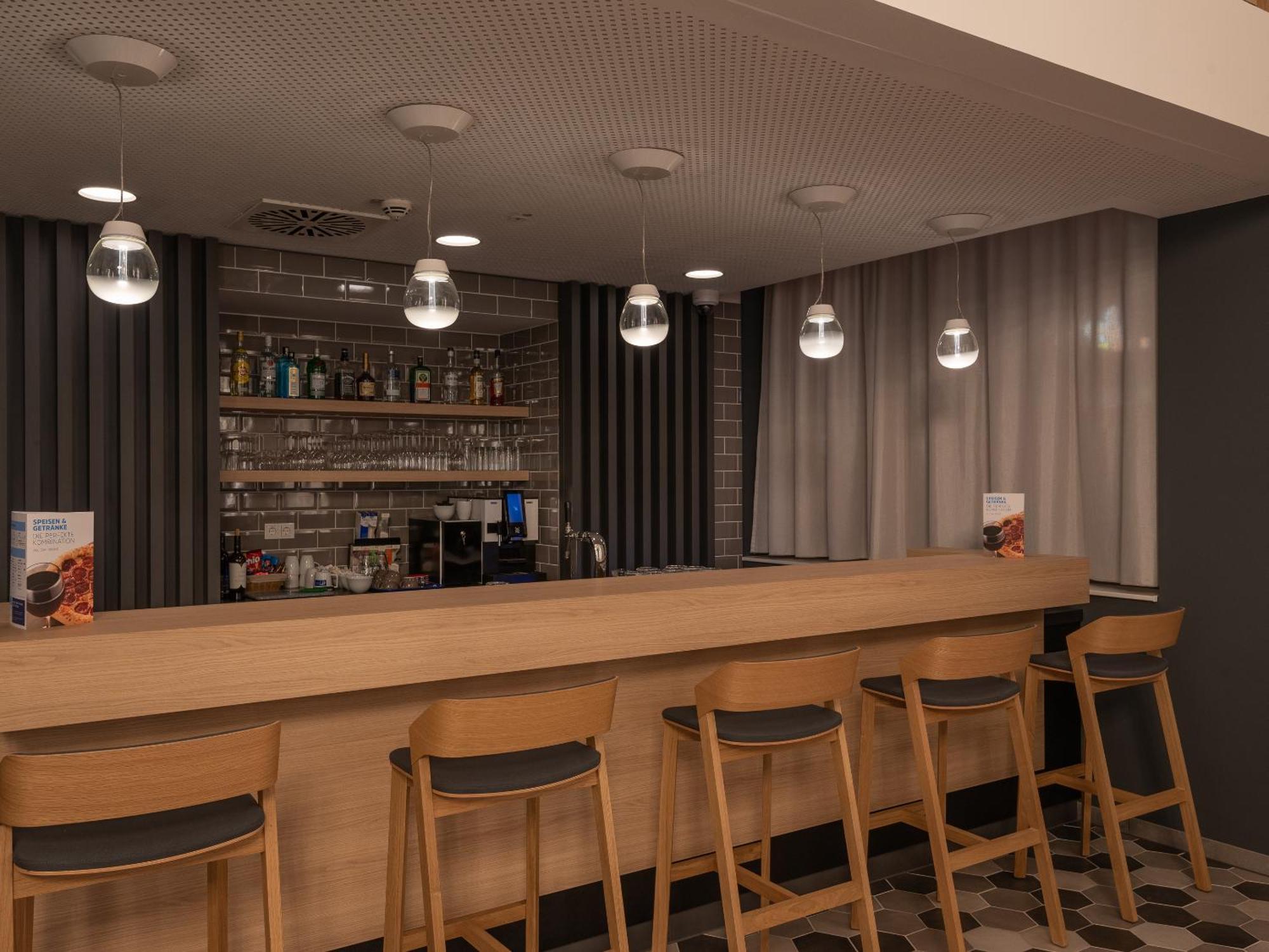 Holiday Inn Express Heilbronn By Ihg Экстерьер фото